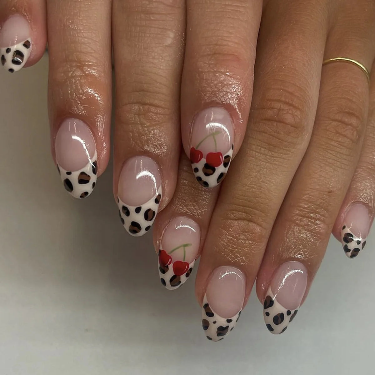24-Piece Short Almond Pink Smudge Press-On Nails – 3D Flower & Pearl