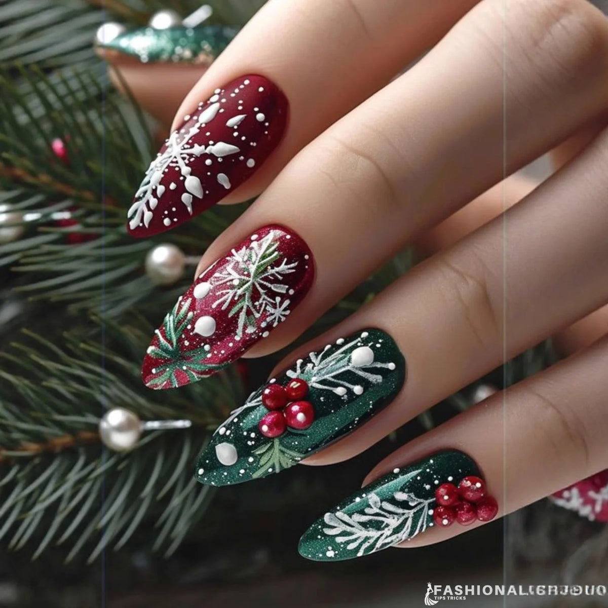 Christmas Theme - Red Snowflake Full Cover Press-On Nails — 24-Pieces